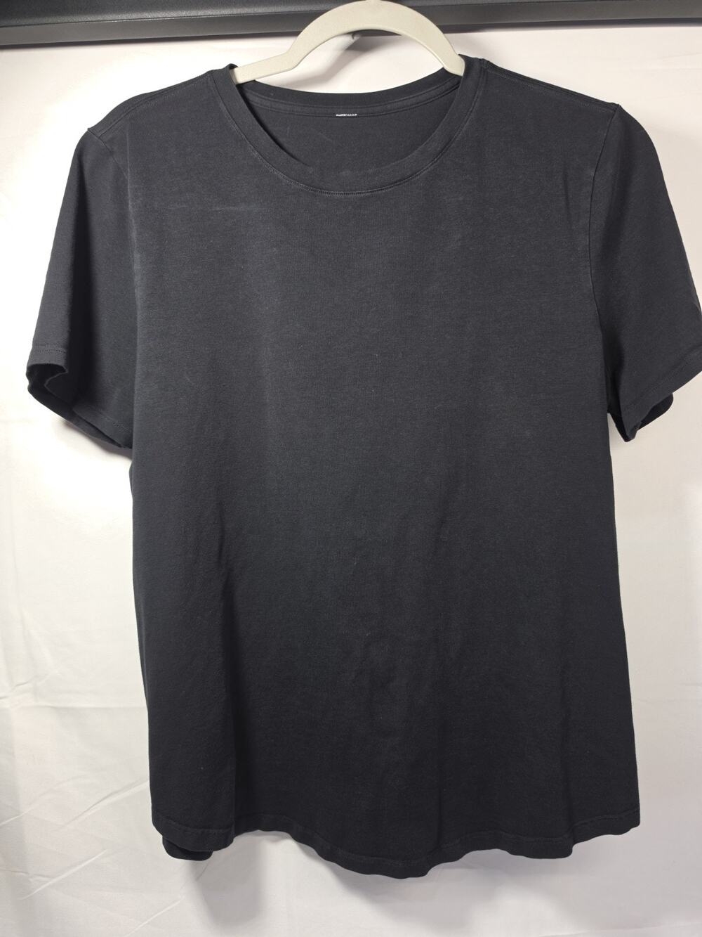 Lululemon Soft Love Crew Neck Curved Hem T-shirt Black Women’s Size 12 EUC B7